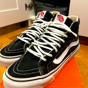 Women’s vans sk8 high black with skinny lace